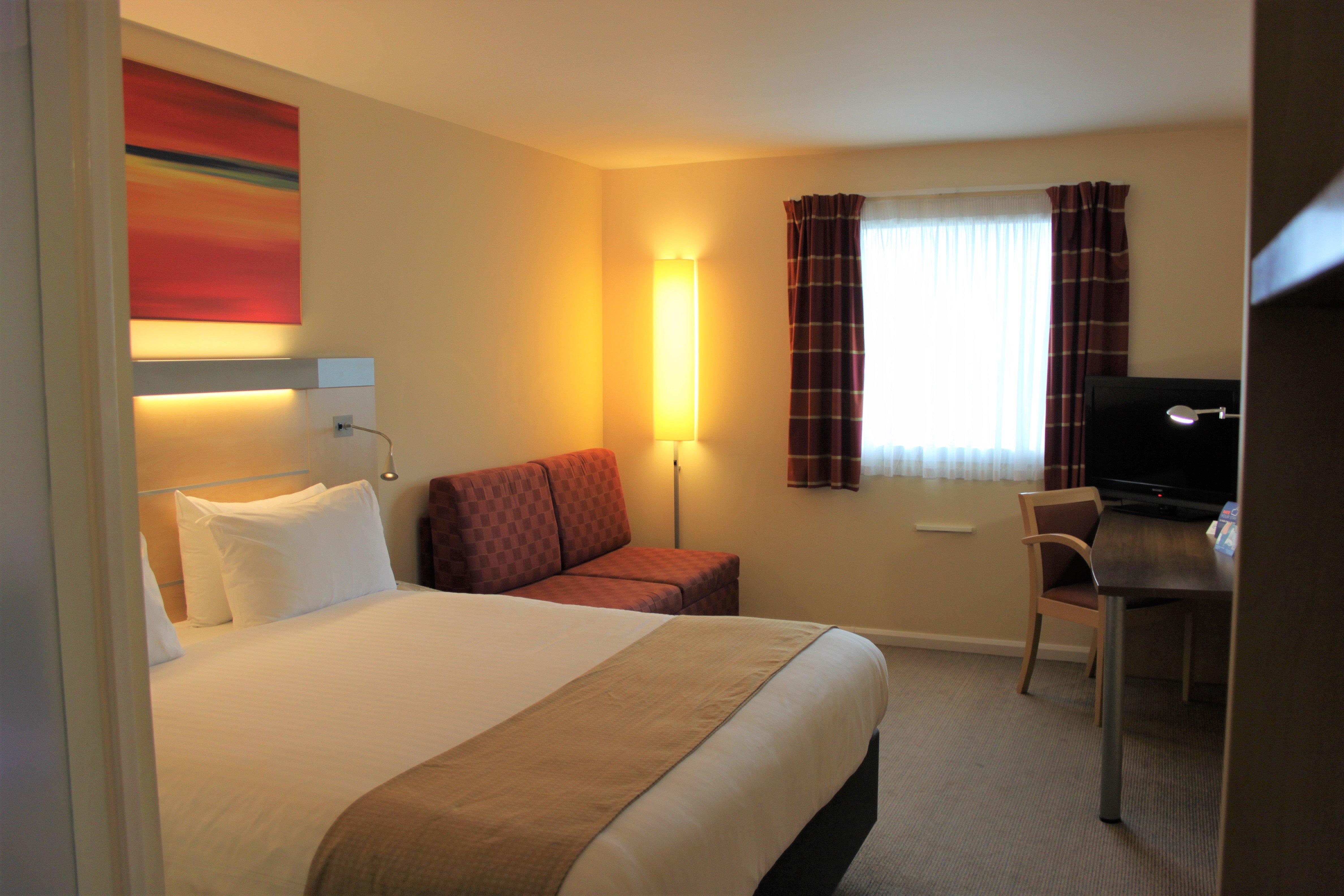 Holiday Inn Express Cardiff Airport, An Ihg Hotel Eksteriør billede